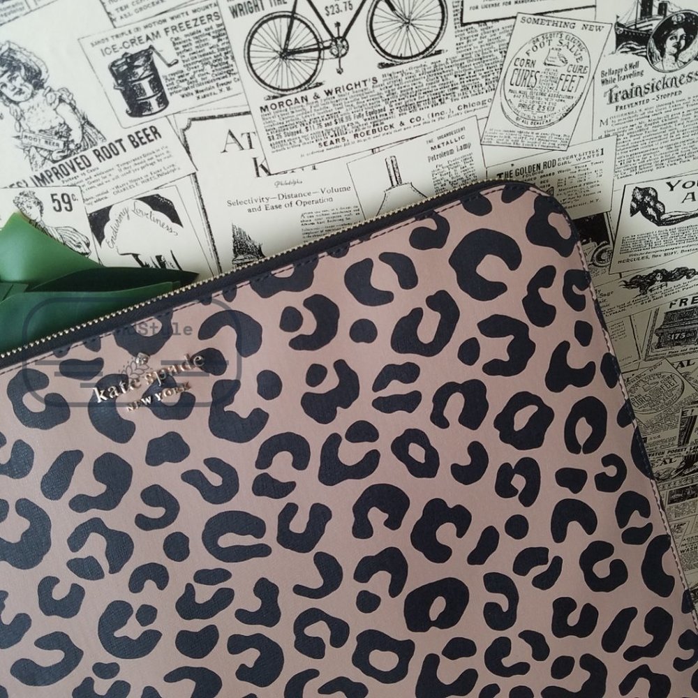 Kate Spade NWT staci graphic leopard l-zip universal laptop sleeve up to 15" - Picture 4 of 13